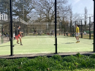 You are currently viewing LE PADEL A LA HIROIRE