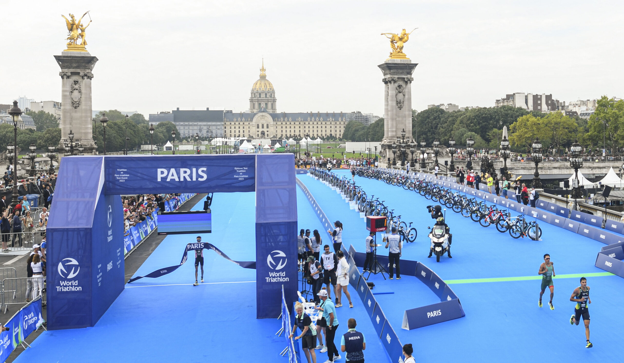 Lire la suite à propos de l’article Le Britannique Alex Yee domine l’épreuve test de triathlon de Paris 2024